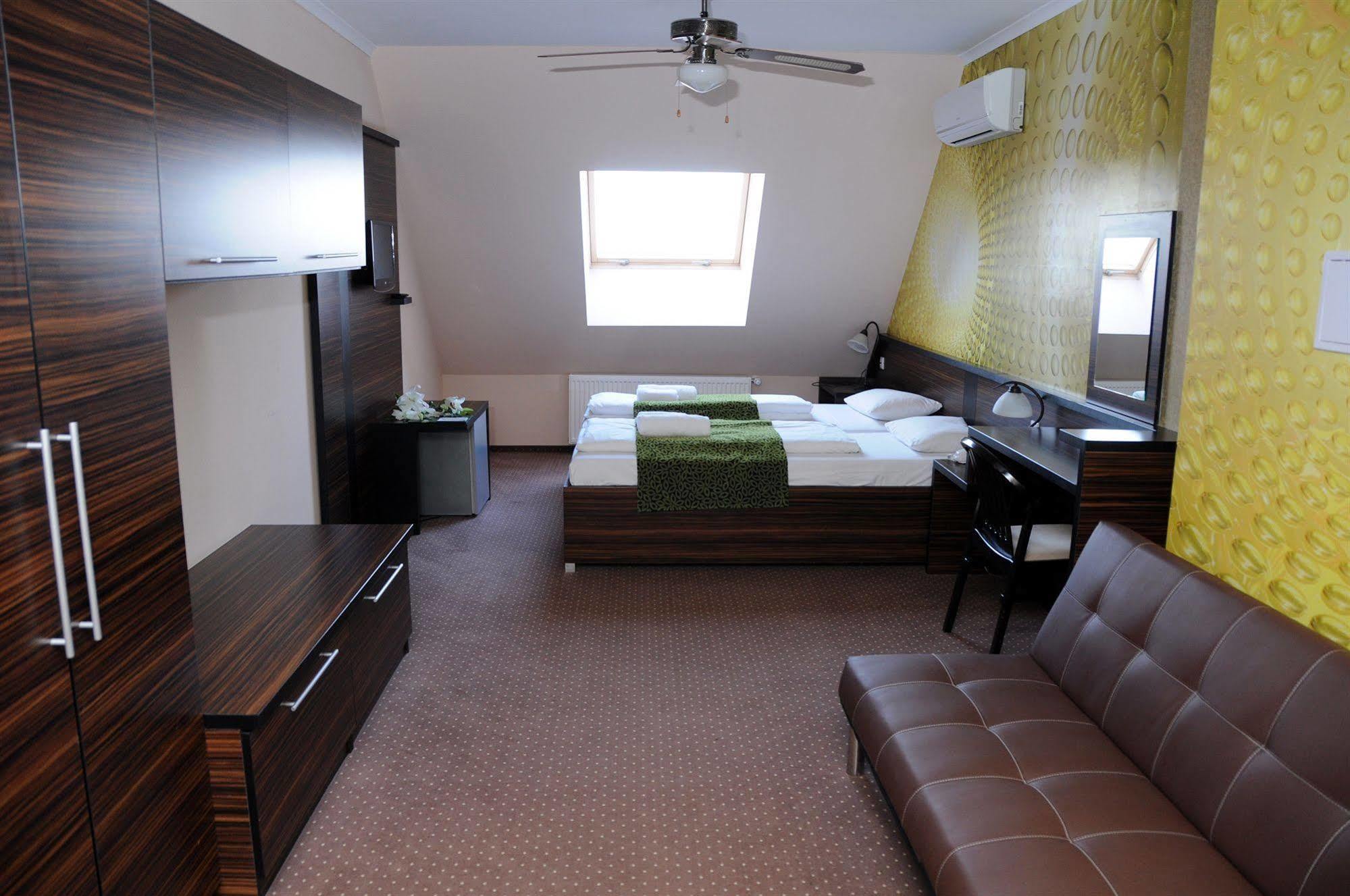 Green Hotel Budapest Szálloda